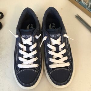 Skechers Air Cooled Arch Fit slip on sneakers. Size 6.5 New/tags